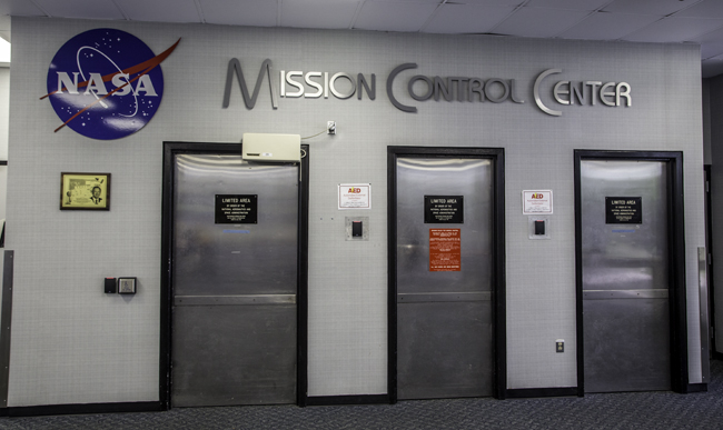 3 Aufzüge Mission Control Center